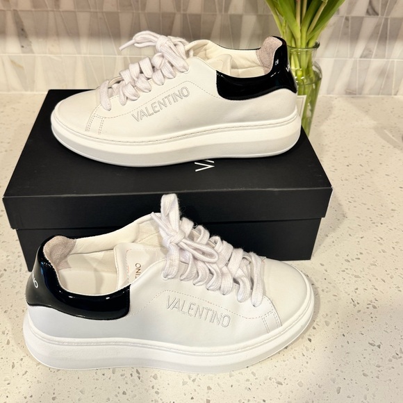 Valentino by Mario Valentino Fresia Sneaker - Picture 2 of 6